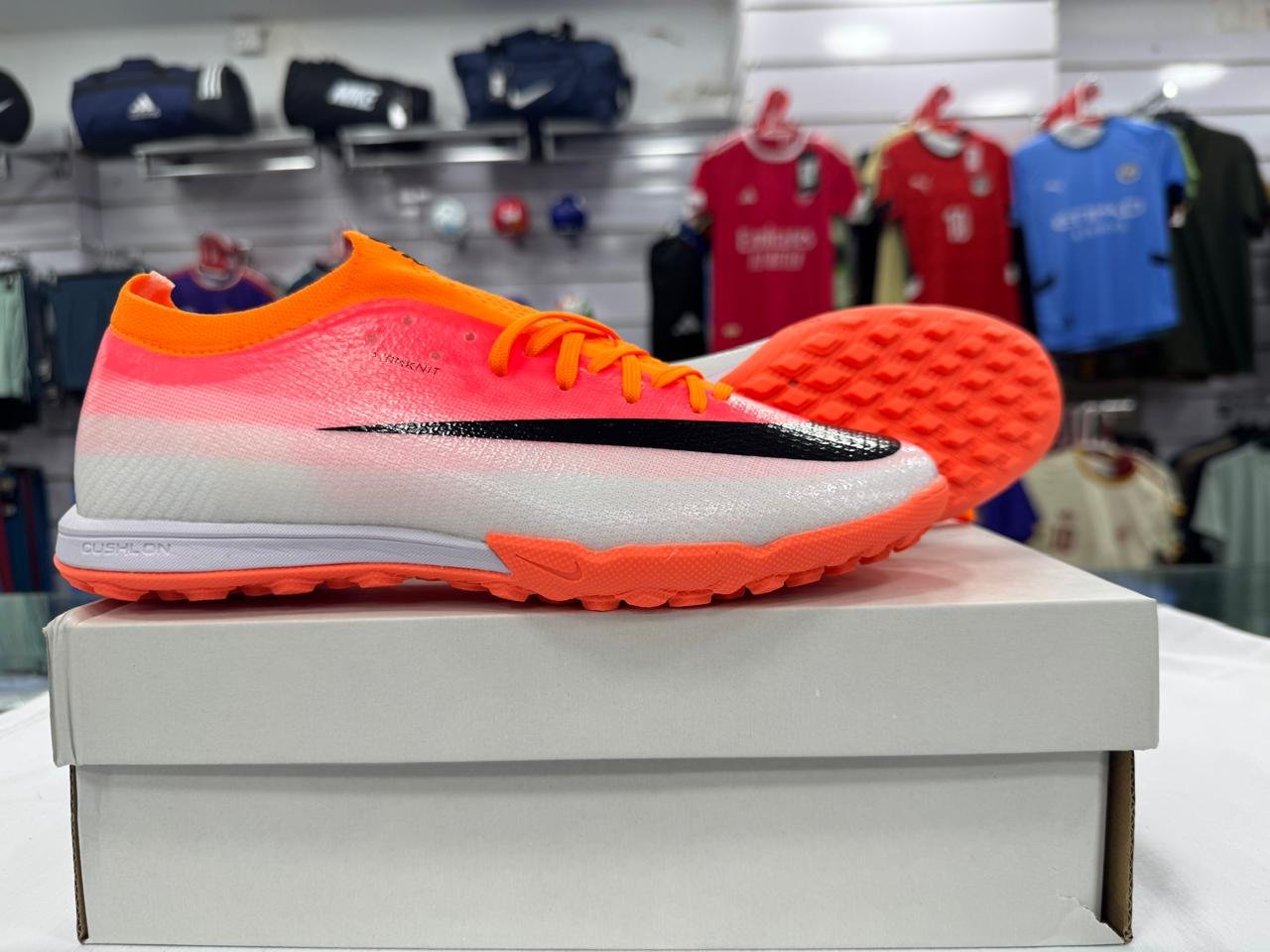Nike Mecurial Vapor Pro Grippers image 2